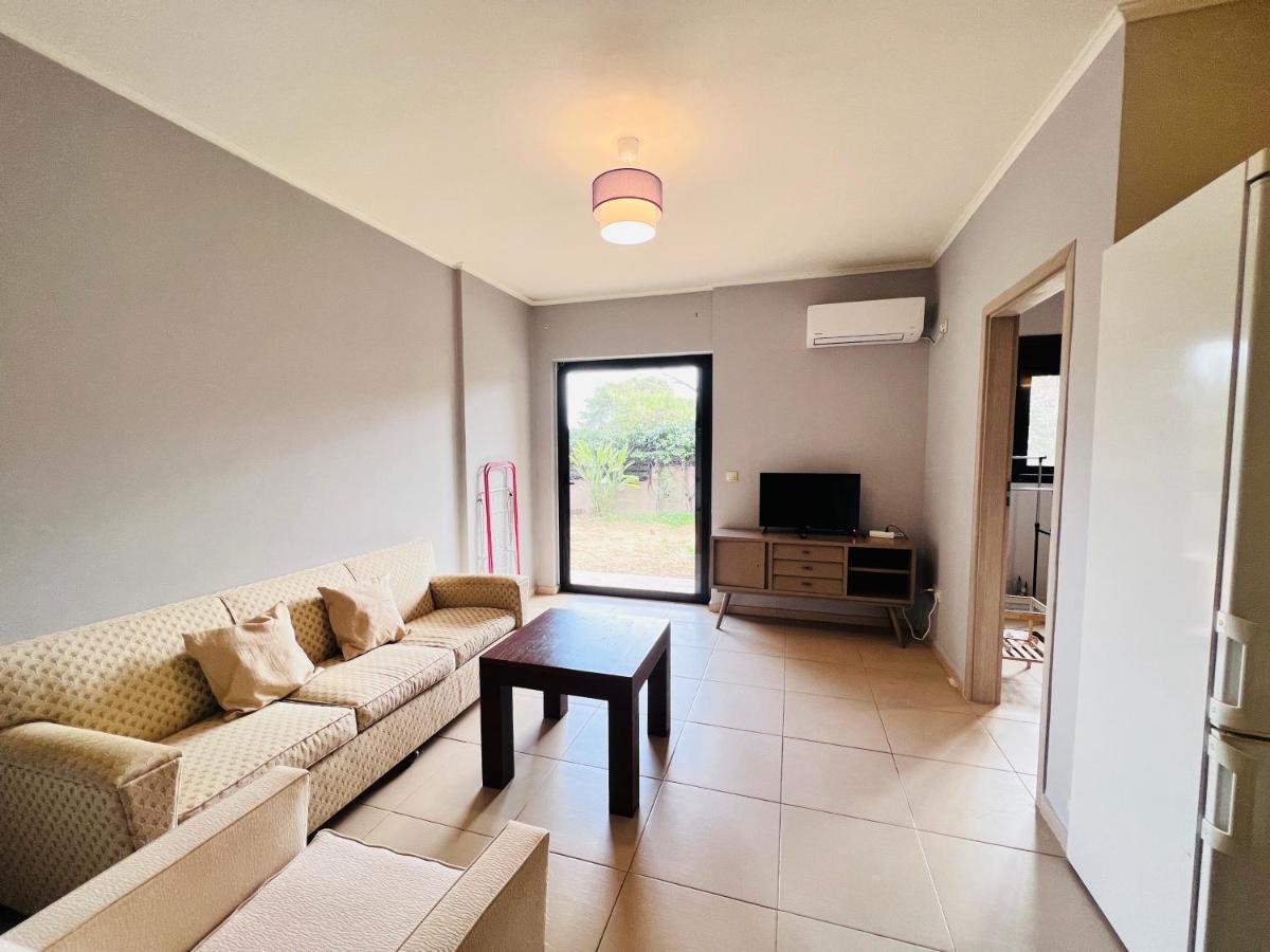 Maos Home Airport Free Shuttle Vravrona Exterior photo
